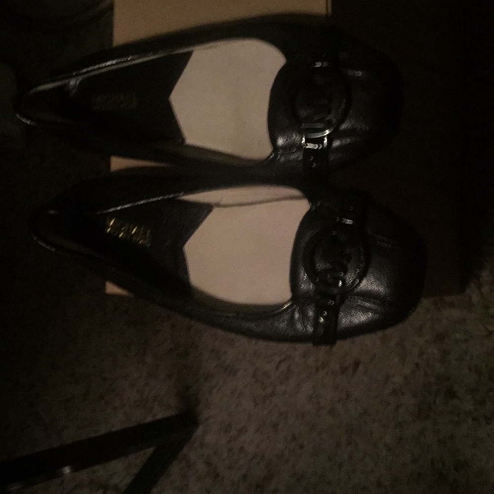 Michael Kors flats never worn